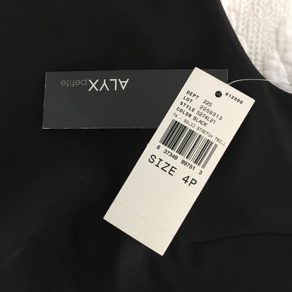 New Classic Little Black Dress - Picture 4 of 10